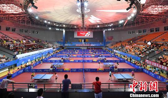 2017年全国业余乒乓球锦标赛在赣开赛(组图)-