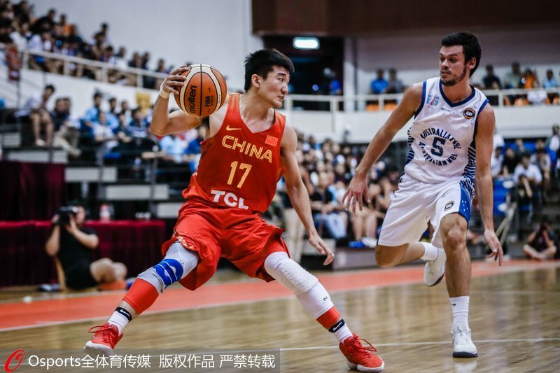中澳男篮对抗赛第三场 中国男篮红队获胜