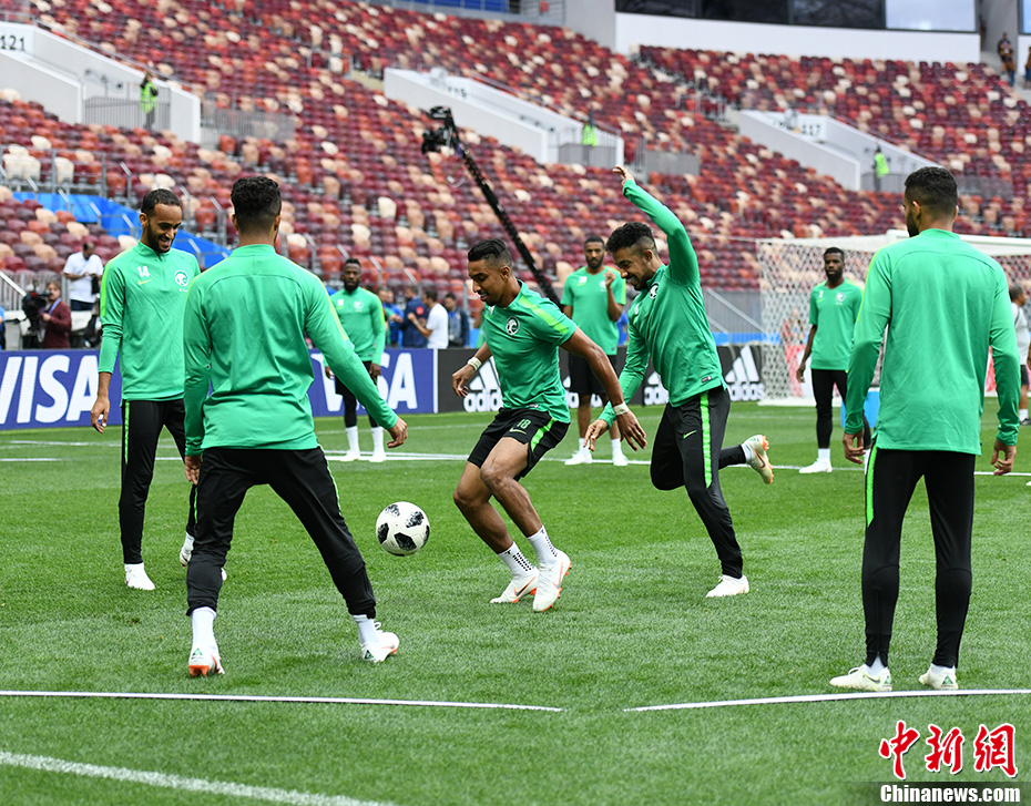 沙特队进行热身训练 备战俄罗斯世界杯揭幕战
