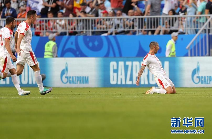 （世界杯）（11）足球――E组：塞尔维亚队科拉罗夫进球