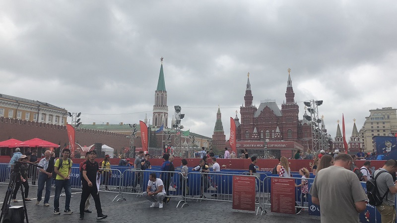 2018俄罗斯世界杯决赛开战在即 红场人声鼎沸