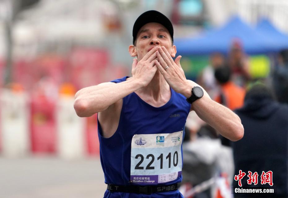 亚洲最虐的香港马拉松开跑